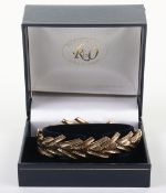 A 9ct gold 'V' link bracelet,