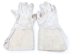 Pair of Cavalry Gauntlet Gloves