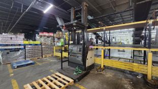 2006 Crown Narrow Aisle Stock Picker