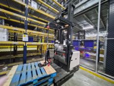 2006 Crown Narrow Aisle Stock Picker