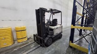 2006 Crown 4 Wheel Sit Down Forklift