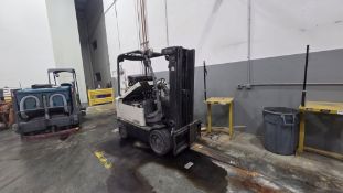 2006 Crown 4 Wheel Sit Down Forklift