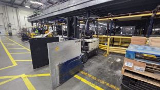 2006 Crown 4 Wheel Sit Down Forklift