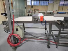 Stainless Steel White Conveyor with Spiking Airator Mechanism