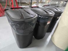 Rubbermaid Portable Trash Cans