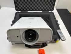Sanyo PLC-XT25 3LCD Projector