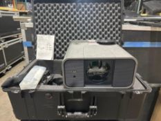 Eiki LC-HDT700 LCD projector