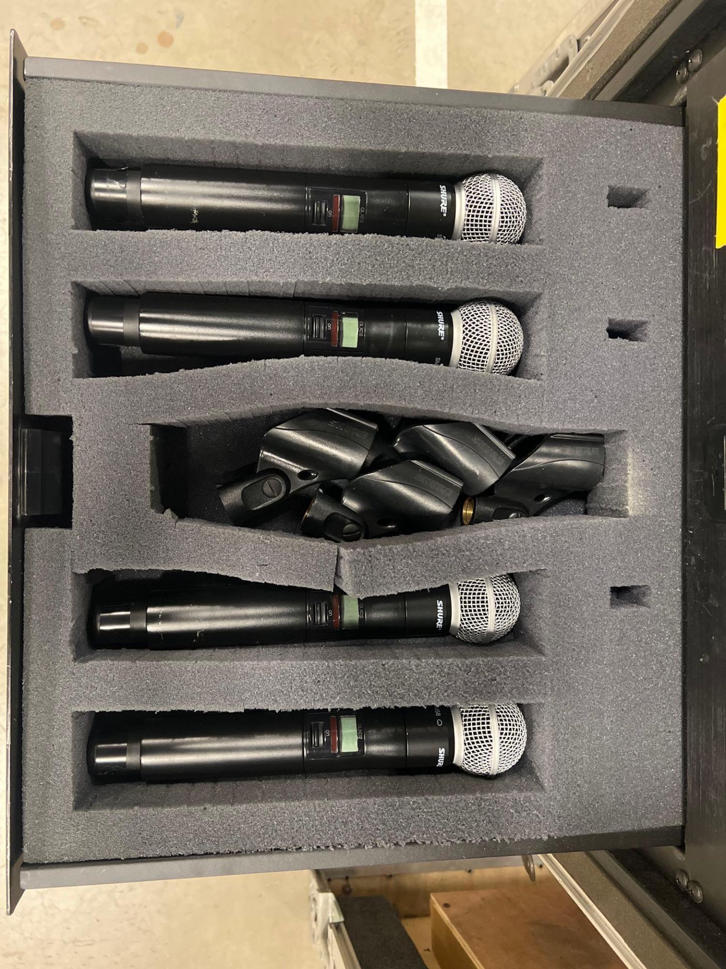 Portable Wireless Microphone 8-Channel Rack including (1) Furman PL-Pro ...