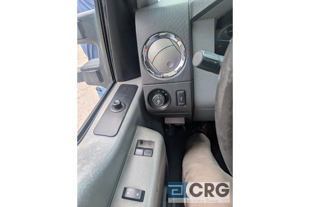 2013 Ford F550 Box Truck - Image 10 of 28