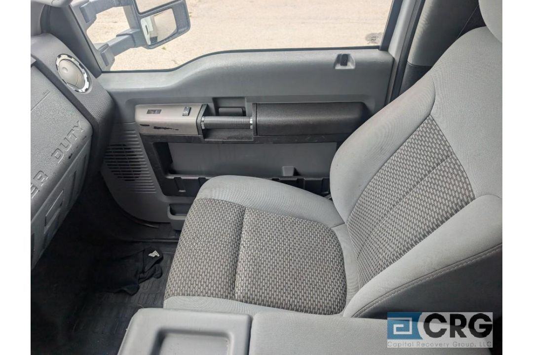 2013 Ford F550 Box Truck - Image 9 of 28