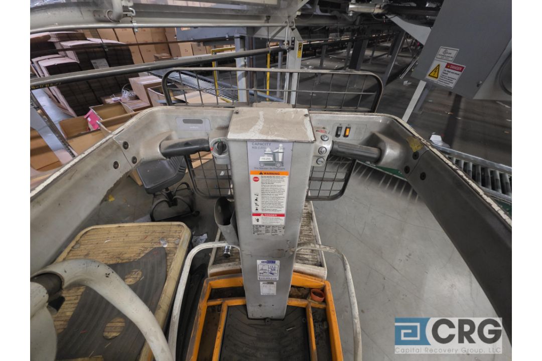 Crown WAV50-118 Electric Stand Up Boom Lift - Image 3 of 5