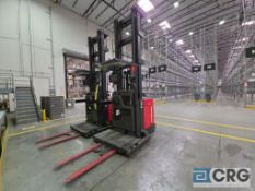 Raymond 560-OPC30TT Order Picker