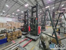 Raymond 560-OPC30TT Order Picker