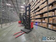 Raymond 560-OPC30TT Order Picker