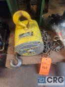 Dresser 1 ton manual chain hoist