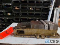 Accupro Gold 6 inch vise with handle