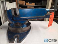 Precision Angle 6 inch milling vise with swivel base