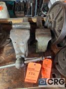 Bench top vises