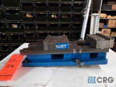 Kurt 6 inch vise m/n HD 690