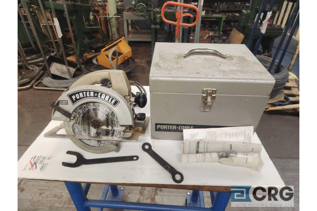 Porter Cable 7 1/4 inch electric circular saw - Image 1 of 2