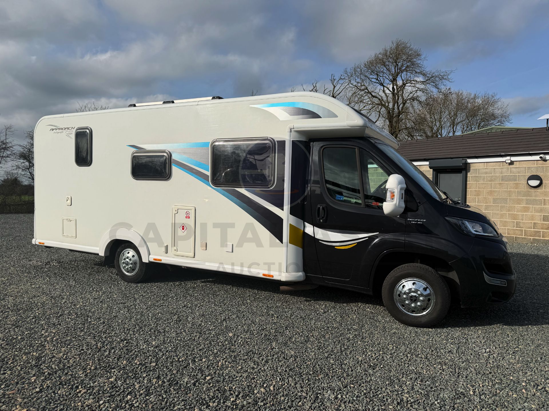 PEUGEOT BOXER *BAILEY APPROACH - AUTOGRAPH 745* LUXURY MOTORHOME (2016 MODEL) *ONLY 28,000 MILES* - Image 3 of 48