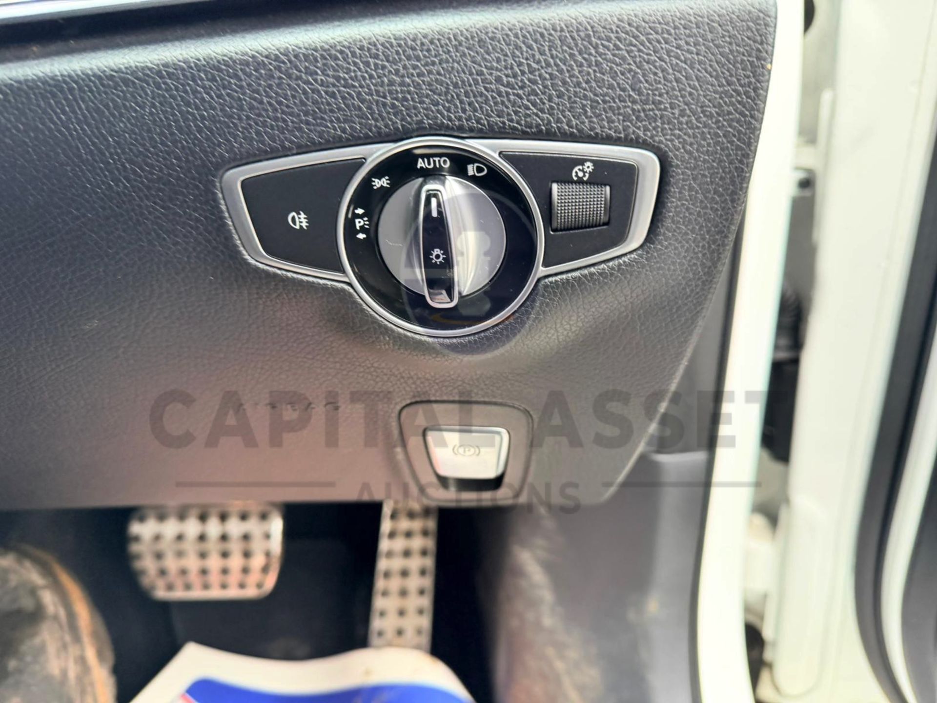 MERCEDES E220d "AMG-LINE" 2.0d 9-G TRONIC AUTO ESTATE (2020 MODEL) LEATHER - SAT NAV - REAR CAMERA - Image 20 of 25