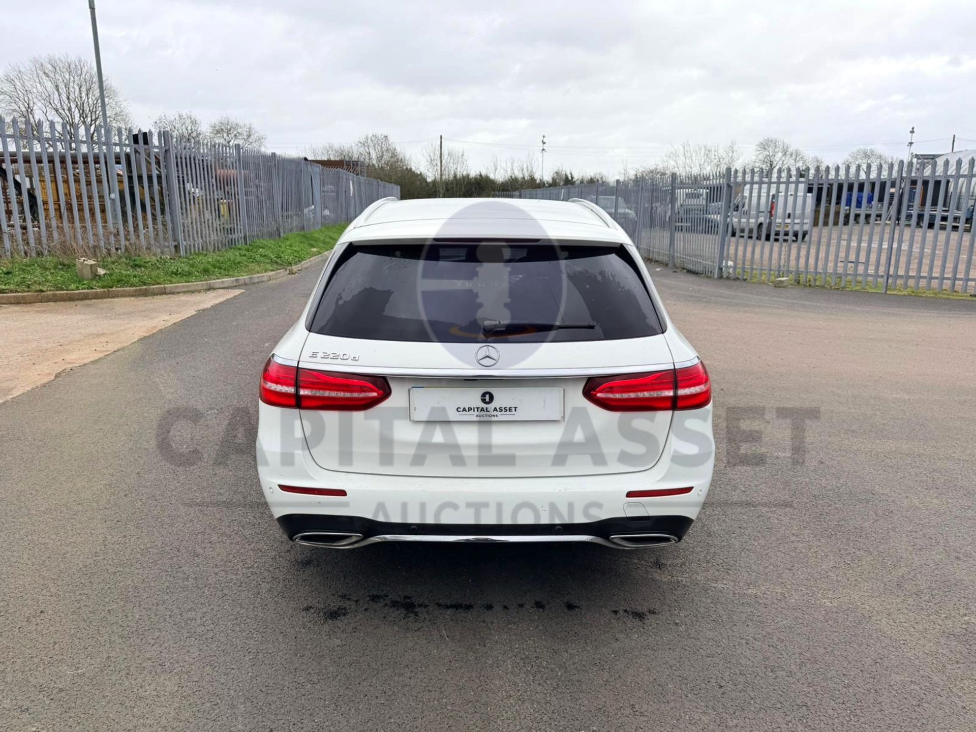 MERCEDES E220d "AMG-LINE" 2.0d 9-G TRONIC AUTO ESTATE (2020 MODEL) LEATHER - SAT NAV - REAR CAMERA - Image 4 of 25