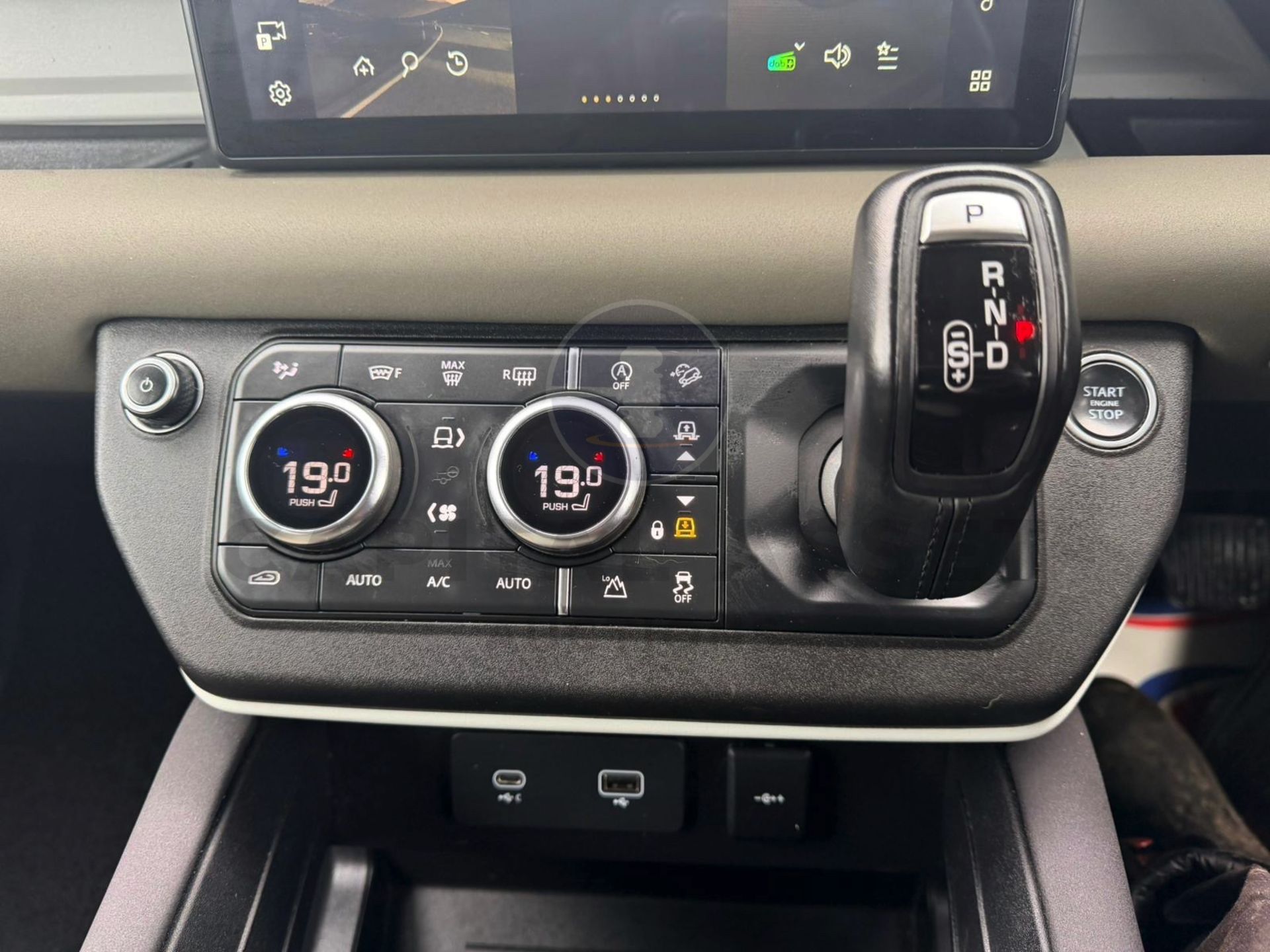 LAND ROVER DEFENDER 110 *XS EDITION* 5 DOOR SUV (2022 - EURO 6) 3.0 D250 - 8 SPEED AUTO *HUGE SPEC* - Image 23 of 30