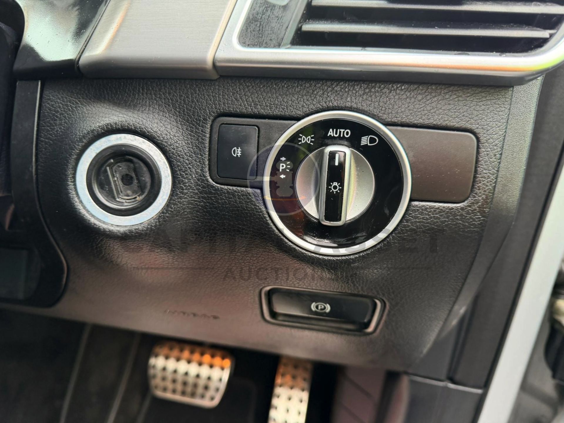 (On Sale) MERCEDES-BENZ ML 250 CDI *AMG LINE PREMIUM* 5 DOOR SUV (64 REG) 7G TRONIC AUTO *HUGE SPEC* - Image 23 of 29