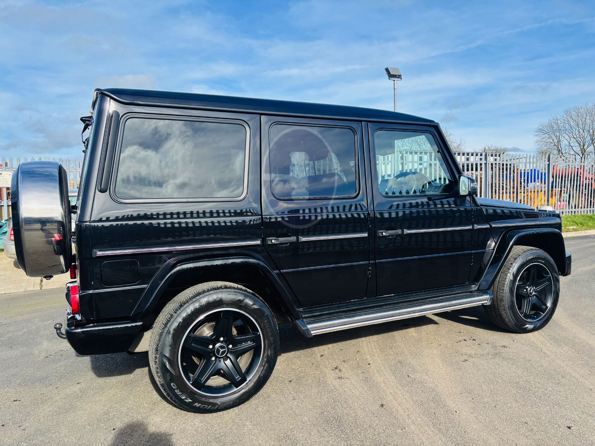 MERCEDES G350d "BLACK AMG NIGHT EDITION" 3.0D V6 TURBO DIESEL "4 MATIC" (2018 MODEL) FMBSH - Image 10 of 45