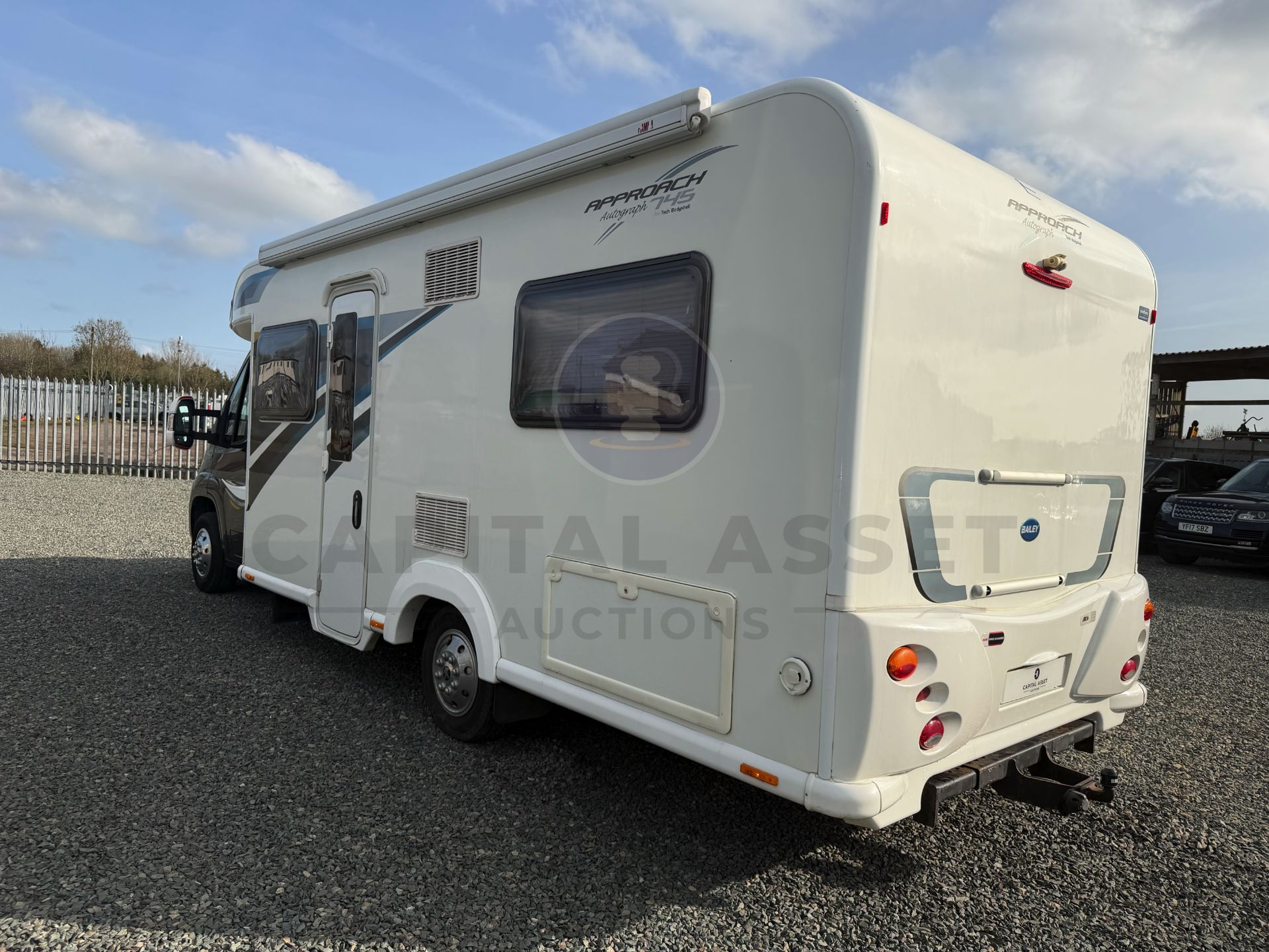 PEUGEOT BOXER *BAILEY APPROACH - AUTOGRAPH 745* LUXURY MOTORHOME (2016 MODEL) *ONLY 28,000 MILES* - Image 10 of 48