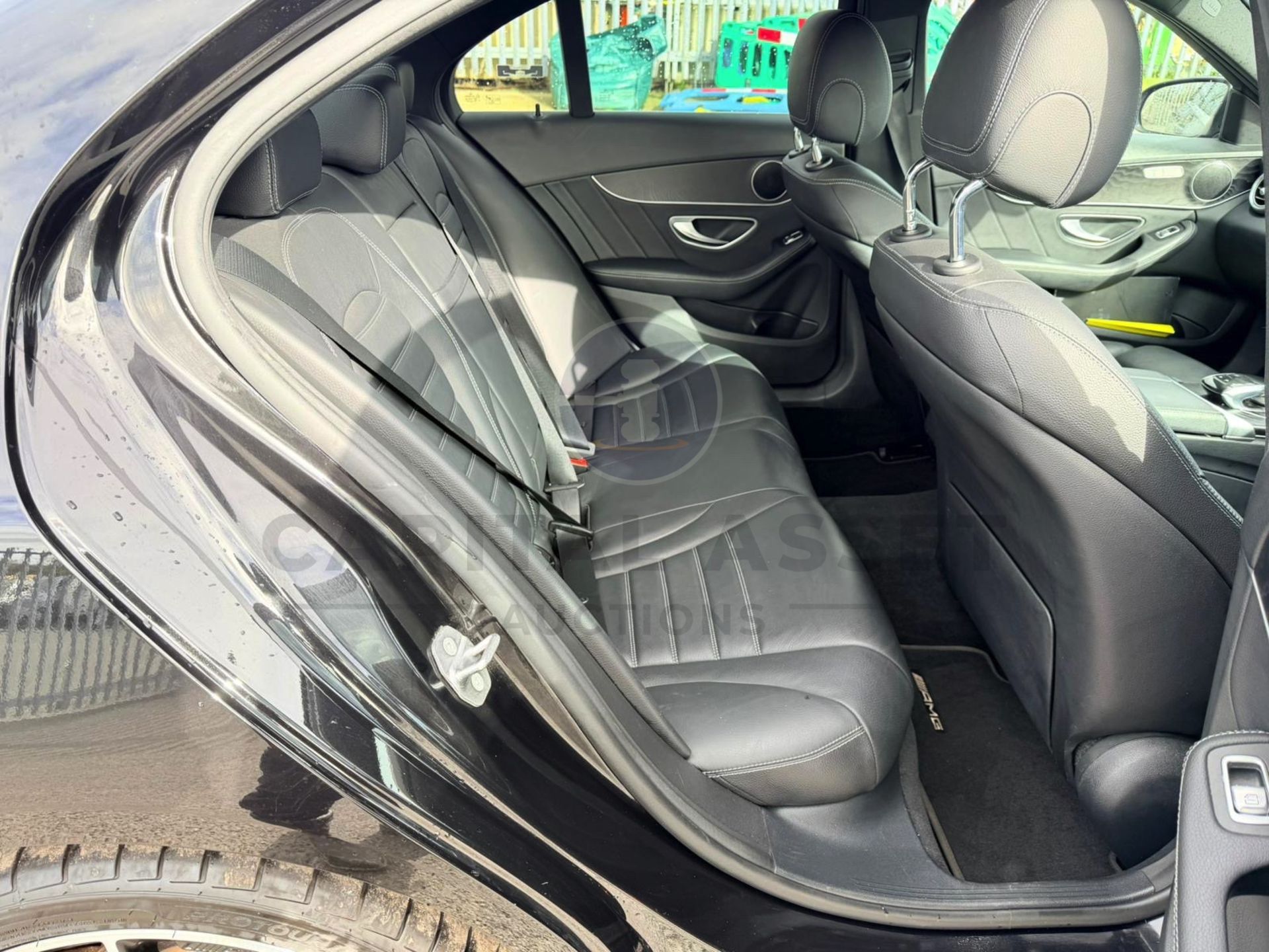 MERCEDES-BENZ C220D *AMG LINE PREMIUM* SALOON (2020 - EURO 6) 9G TRONIC AUTO - SAT NAV *HUGE SPEC* - Image 19 of 28