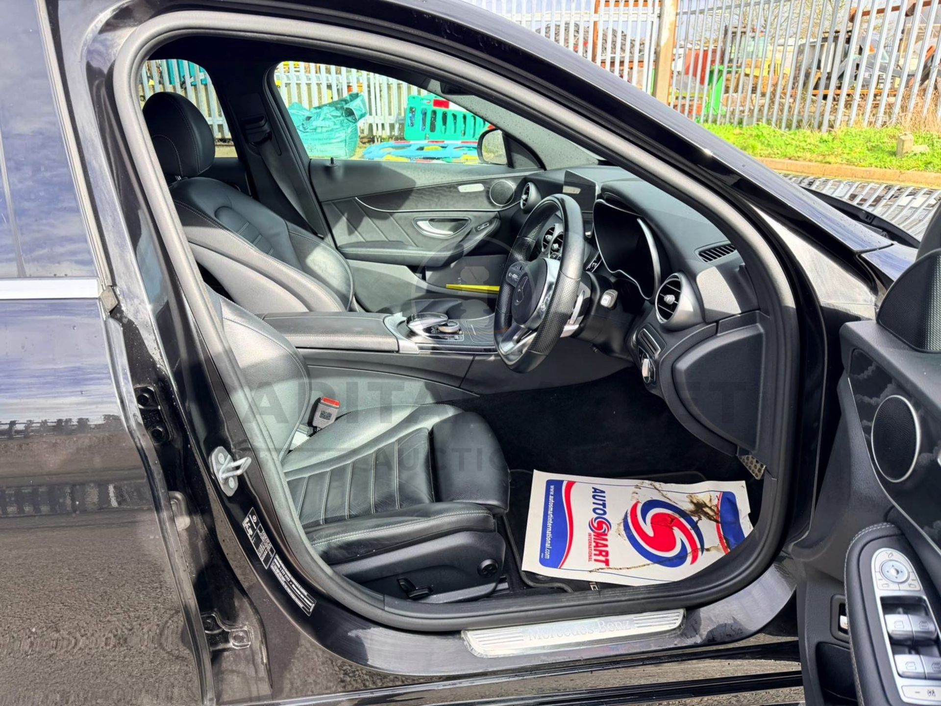 MERCEDES-BENZ C220D *AMG LINE PREMIUM* SALOON (2020 - EURO 6) 9G TRONIC AUTO - SAT NAV *HUGE SPEC* - Image 11 of 28