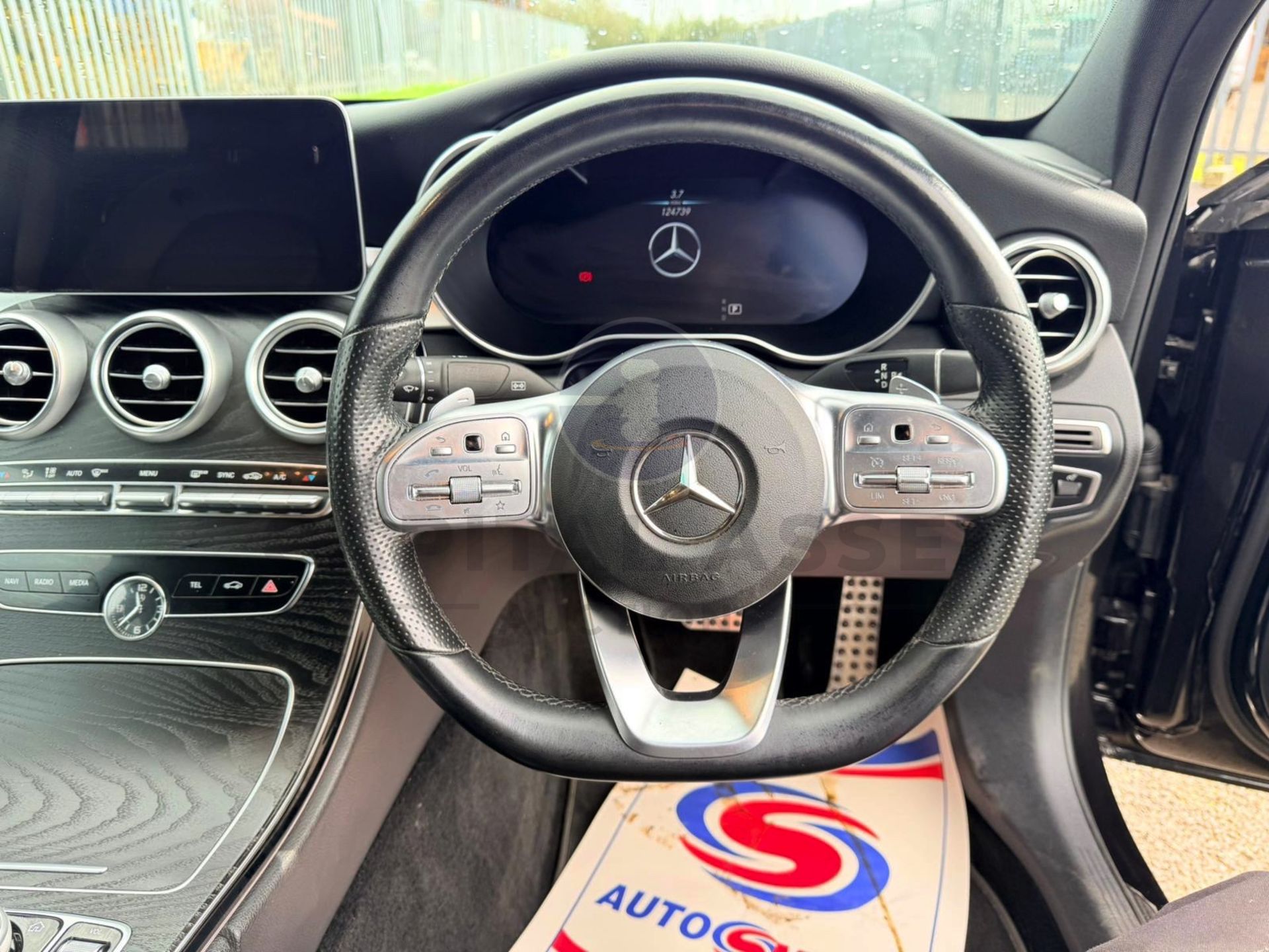MERCEDES-BENZ C220D *AMG LINE PREMIUM* SALOON (2020 - EURO 6) 9G TRONIC AUTO - SAT NAV *HUGE SPEC* - Image 26 of 28