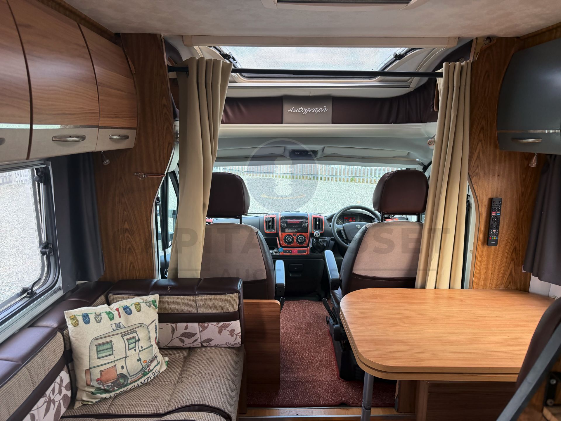PEUGEOT BOXER *BAILEY APPROACH - AUTOGRAPH 745* LUXURY MOTORHOME (2016 MODEL) *ONLY 28,000 MILES* - Image 18 of 48