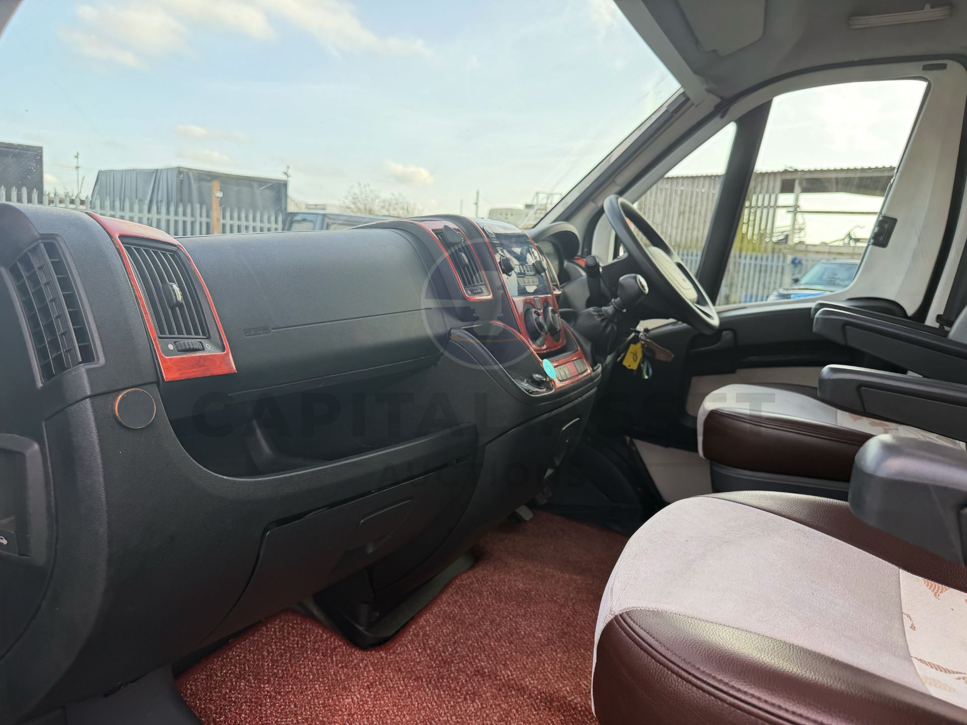 PEUGEOT BOXER *BAILEY APPROACH - AUTOGRAPH 745* LUXURY MOTORHOME (2016 MODEL) *ONLY 28,000 MILES* - Image 30 of 48