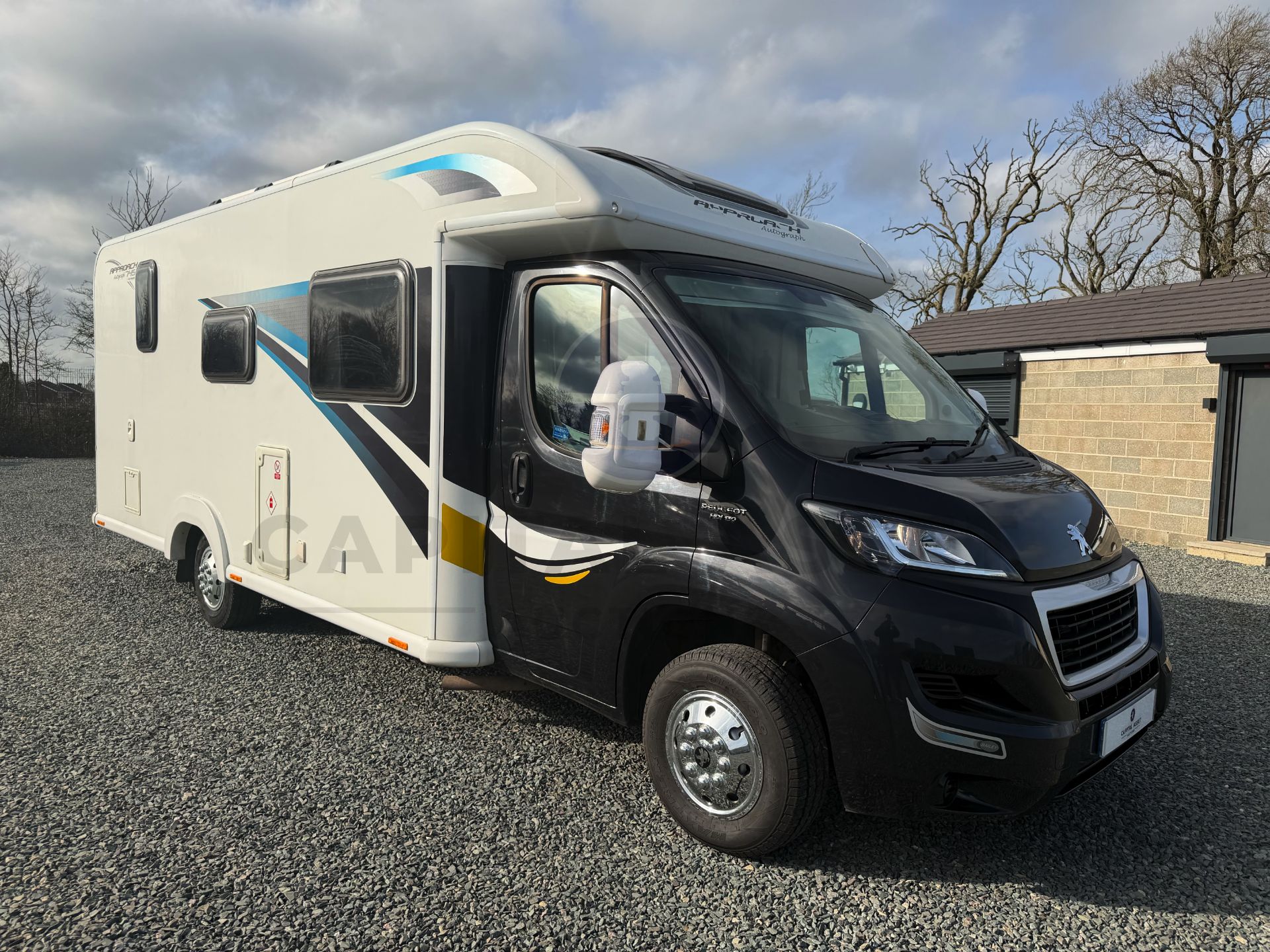 PEUGEOT BOXER *BAILEY APPROACH - AUTOGRAPH 745* LUXURY MOTORHOME (2016 MODEL) *ONLY 28,000 MILES* - Image 5 of 48