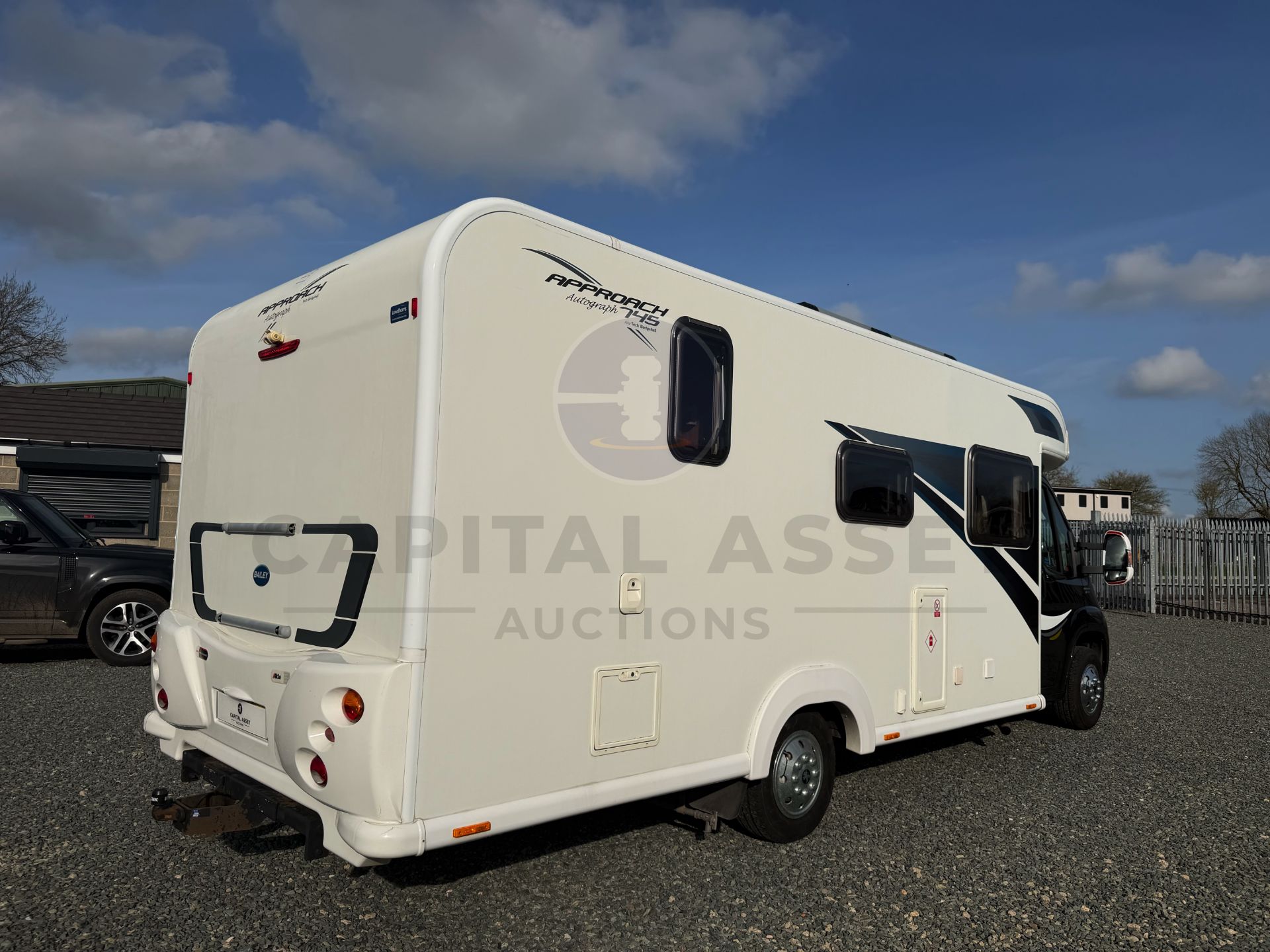 PEUGEOT BOXER *BAILEY APPROACH - AUTOGRAPH 745* LUXURY MOTORHOME (2016 MODEL) *ONLY 28,000 MILES* - Image 12 of 48