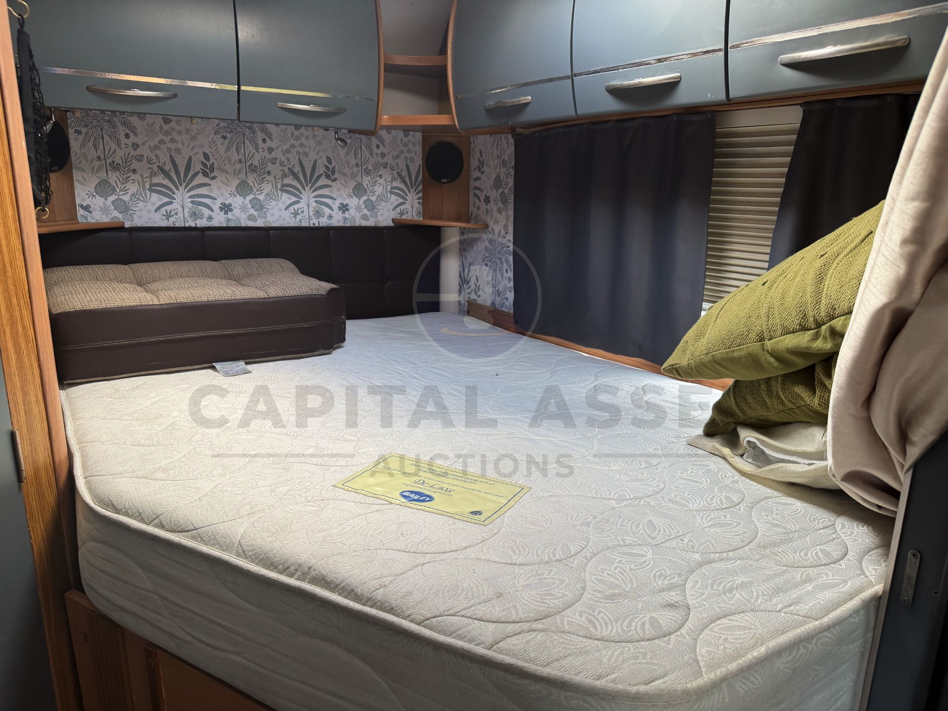 PEUGEOT BOXER *BAILEY APPROACH - AUTOGRAPH 745* LUXURY MOTORHOME (2016 MODEL) *ONLY 28,000 MILES* - Image 23 of 48