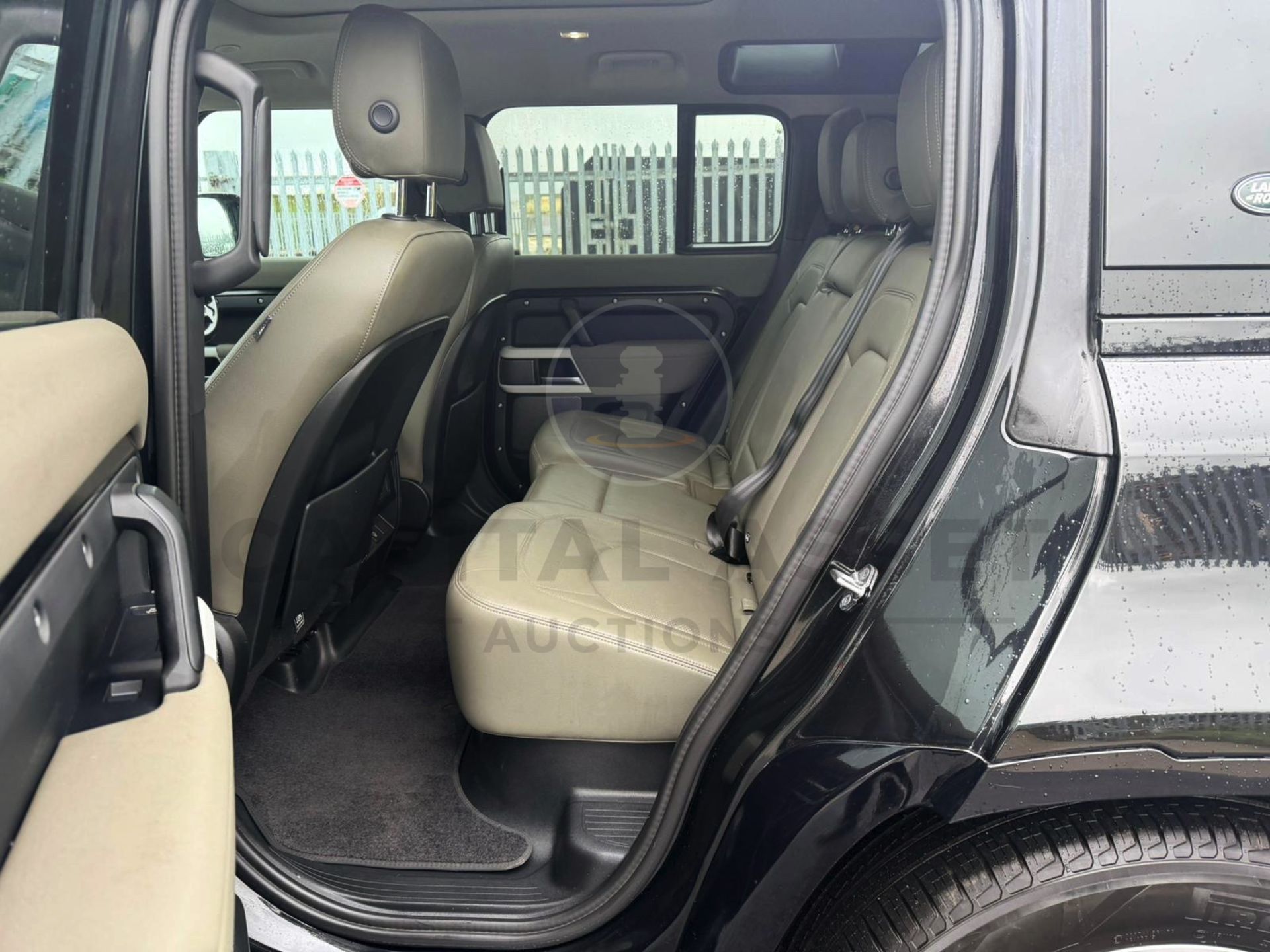 LAND ROVER DEFENDER 110 *XS EDITION* 5 DOOR SUV (2022 - EURO 6) 3.0 D250 - 8 SPEED AUTO *HUGE SPEC* - Image 12 of 30