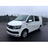 "ON SALE" VOLKSWAGEN TRANSPORTER *HIGHLINE EDITION* 6 SEATER DUALINER / CREW VAN (2017 - EURO 6)