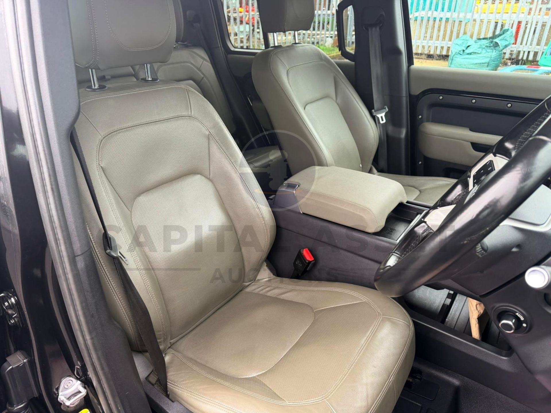 LAND ROVER DEFENDER 110 *XS EDITION* 5 DOOR SUV (2022 - EURO 6) 3.0 D250 - 8 SPEED AUTO *HUGE SPEC* - Image 18 of 30