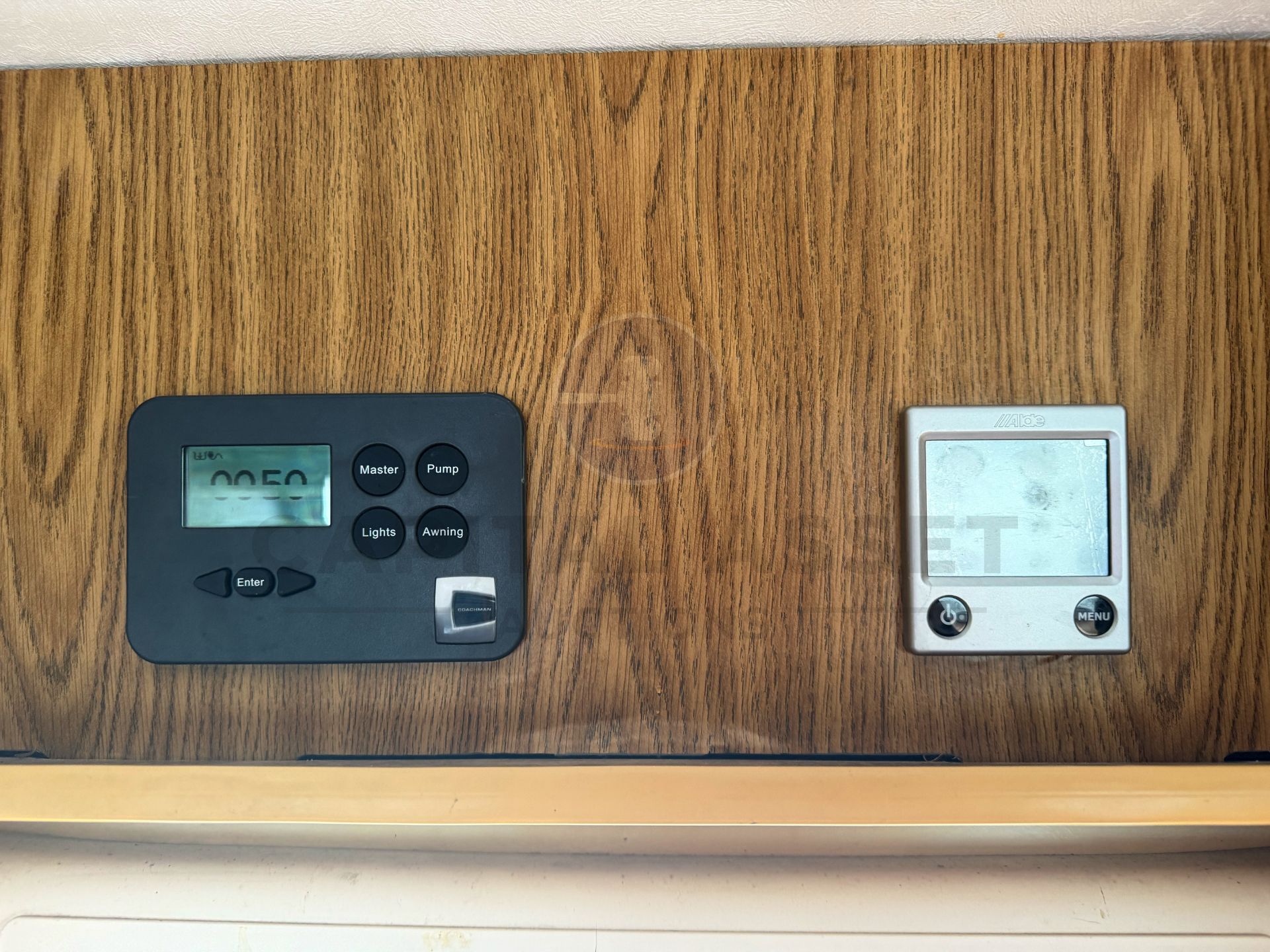 PEUGEOT BOXER *BAILEY APPROACH - AUTOGRAPH 745* LUXURY MOTORHOME (2016 MODEL) *ONLY 28,000 MILES* - Image 26 of 48