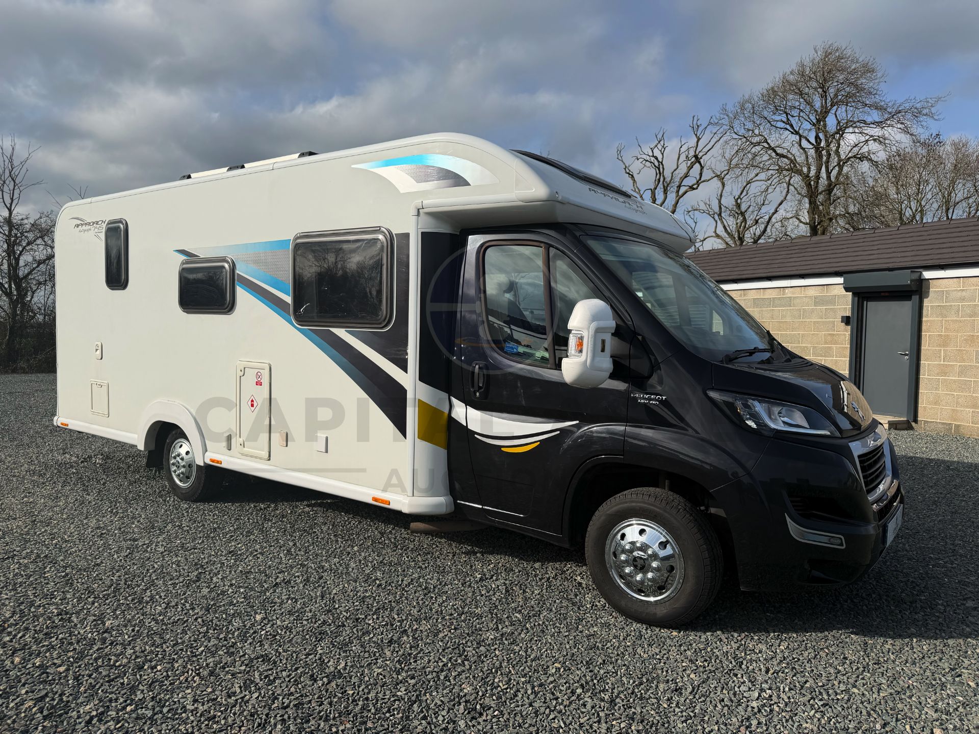PEUGEOT BOXER *BAILEY APPROACH - AUTOGRAPH 745* LUXURY MOTORHOME (2016 MODEL) *ONLY 28,000 MILES* - Image 4 of 48