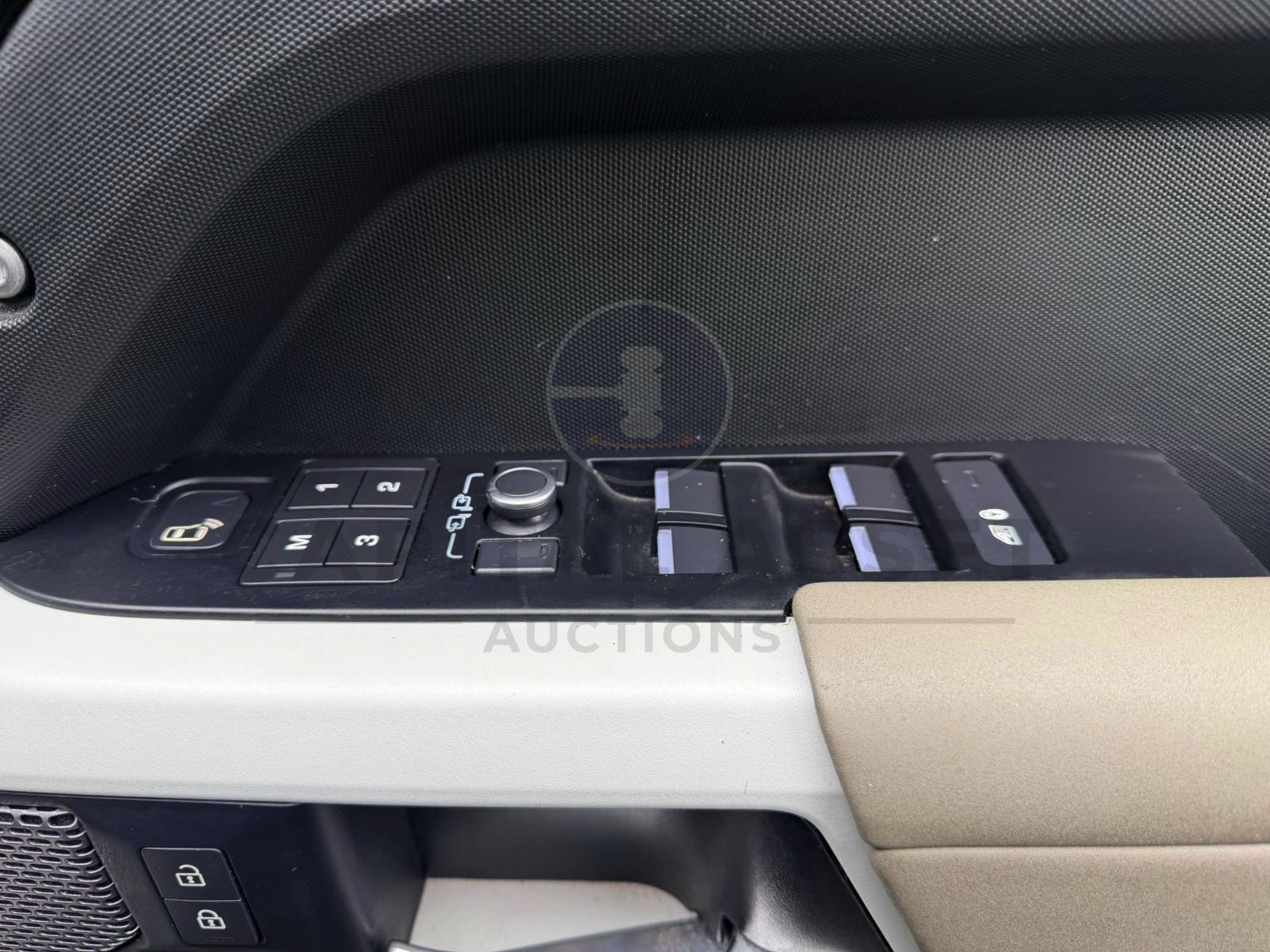LAND ROVER DEFENDER 110 *XS EDITION* 5 DOOR SUV (2022 - EURO 6) 3.0 D250 - 8 SPEED AUTO *HUGE SPEC* - Image 22 of 30
