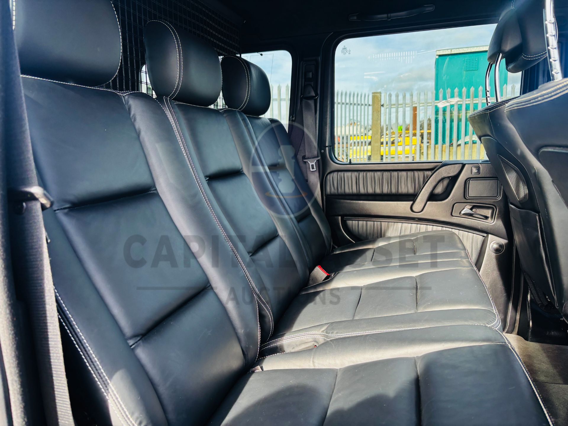 MERCEDES G350d "BLACK AMG NIGHT EDITION" 3.0D V6 TURBO DIESEL "4 MATIC" (2018 MODEL) FMBSH - Image 20 of 45