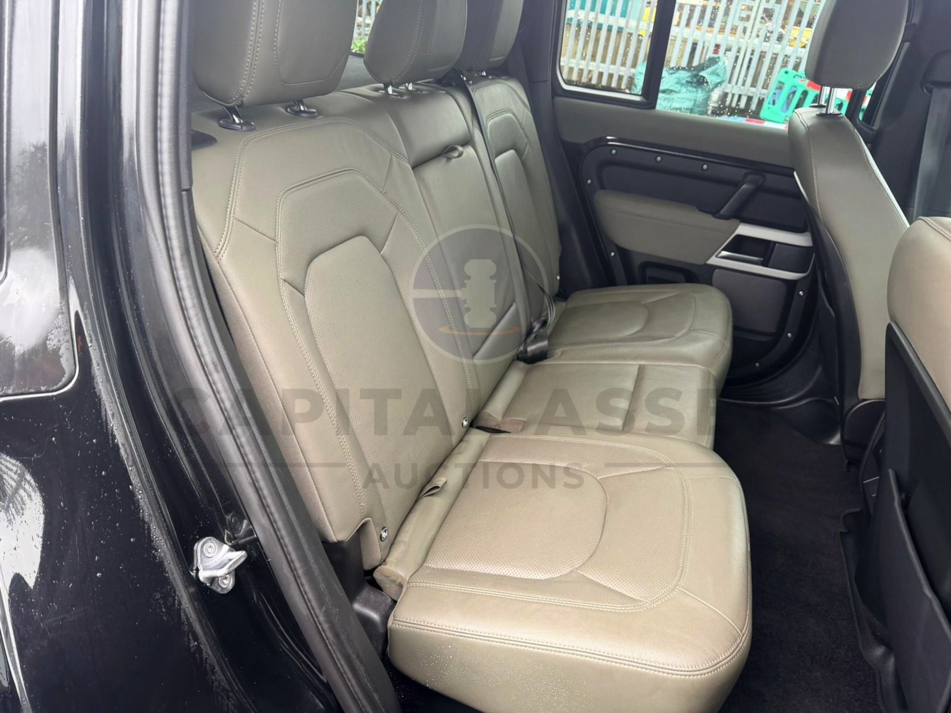 LAND ROVER DEFENDER 110 *XS EDITION* 5 DOOR SUV (2022 - EURO 6) 3.0 D250 - 8 SPEED AUTO *HUGE SPEC* - Image 16 of 30