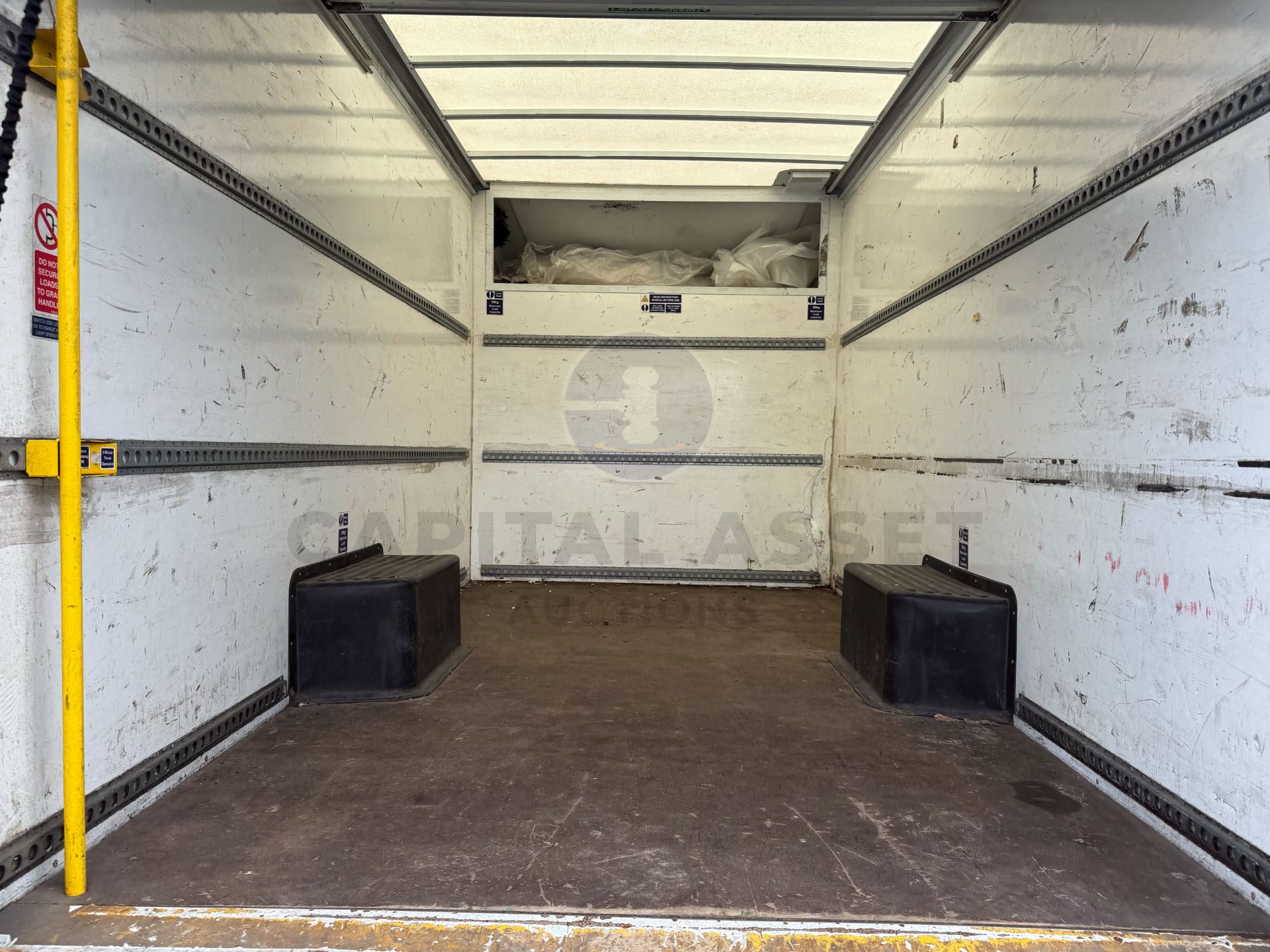 "ON SALE" FORD TRANSIT *LWB - LOW LOADER / LUTON BOX VAN* (2023 - EURO 6) *ONLY 59K MILES* - Image 13 of 34