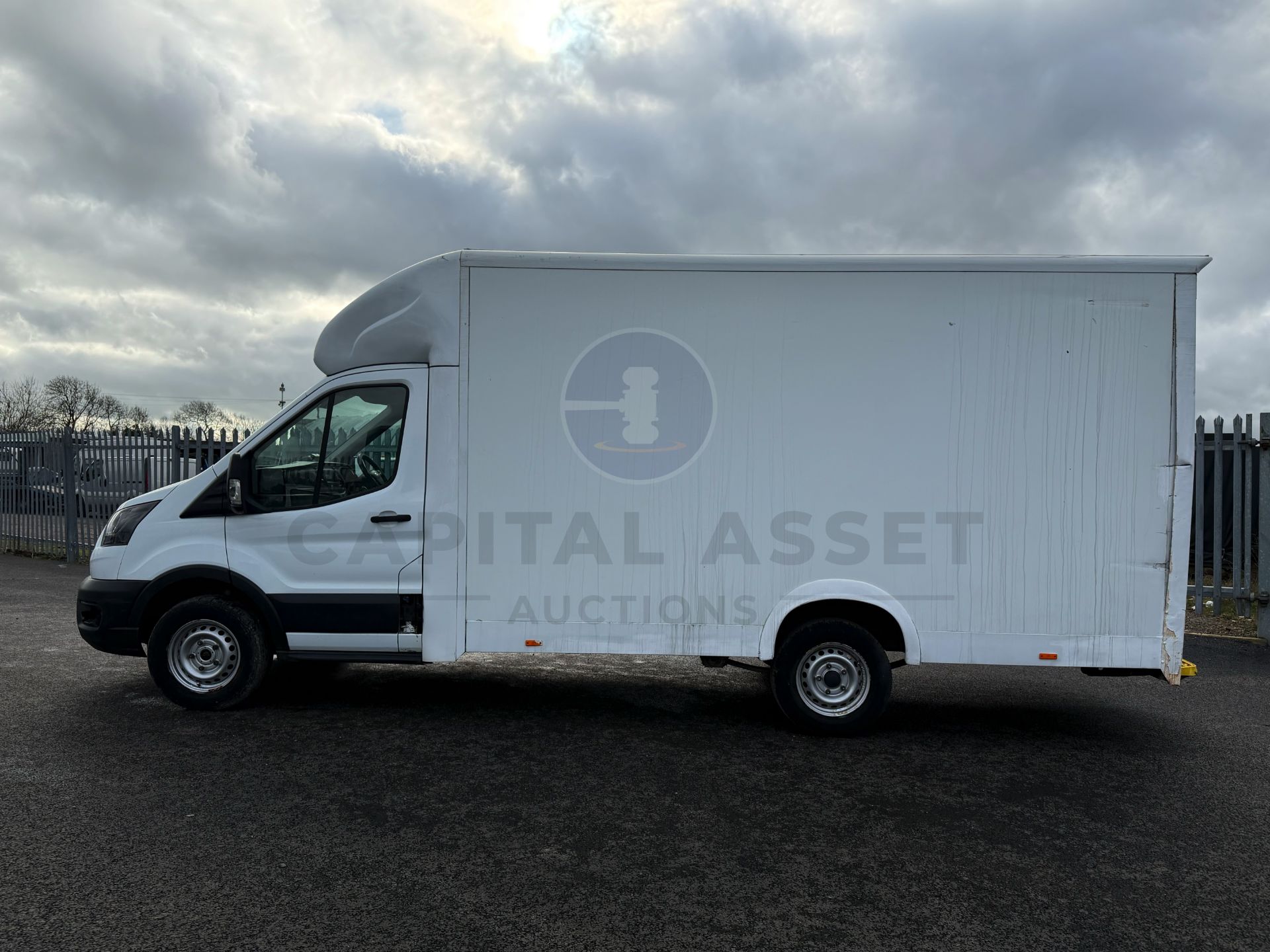 "ON SALE" FORD TRANSIT *LWB - LOW LOADER / LUTON BOX VAN* (2023 - EURO 6) *ONLY 59K MILES* - Image 8 of 34