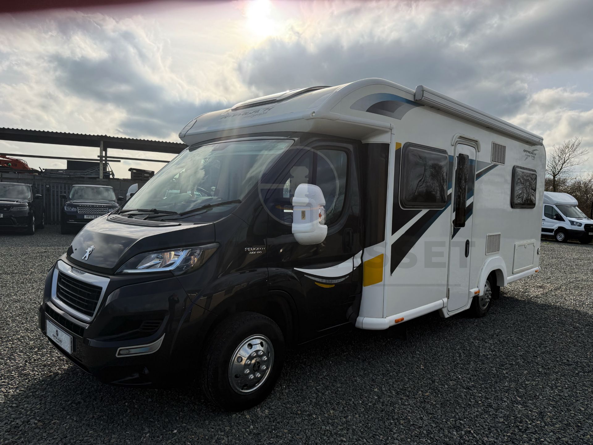 PEUGEOT BOXER *BAILEY APPROACH - AUTOGRAPH 745* LUXURY MOTORHOME (2016 MODEL) *ONLY 28,000 MILES* - Image 7 of 48